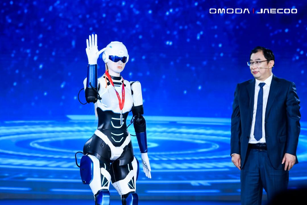 人形机器人觉醒之年？2024年十大机器人盘点：理想很美好现实很骨感